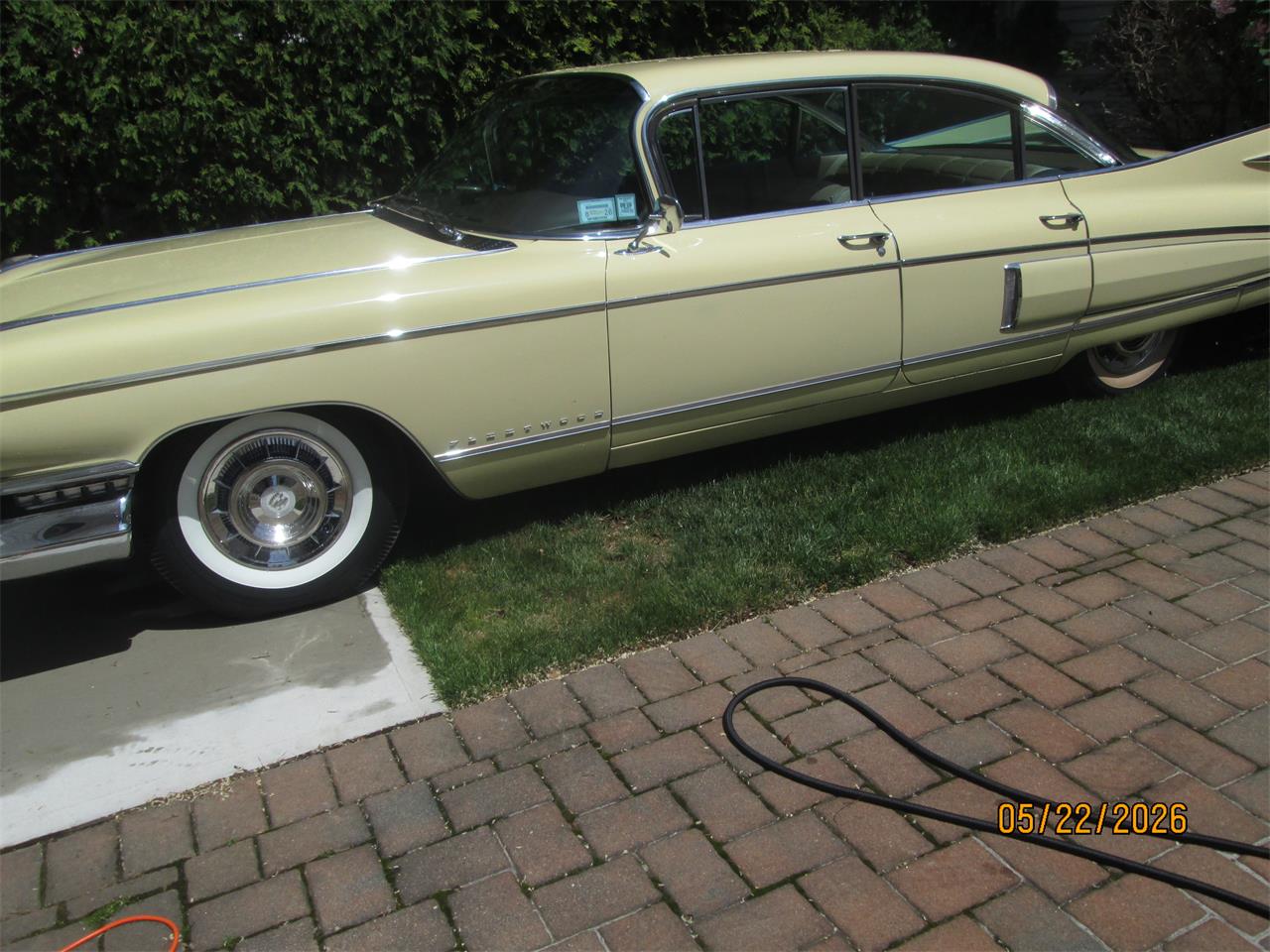 Cadillac-60-special-1959-Gotham-Gold-tan