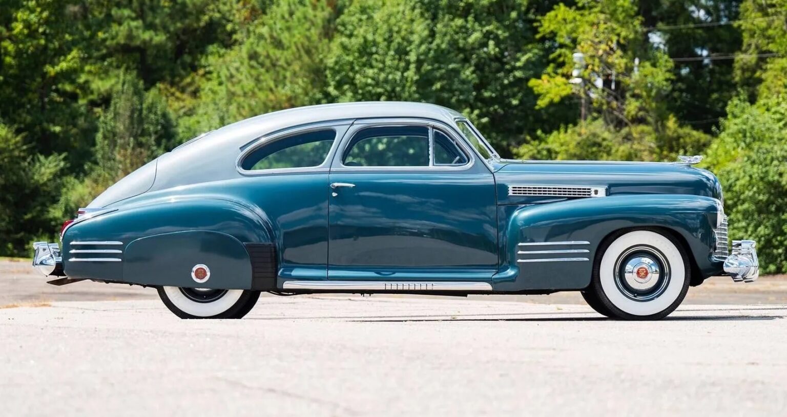 Cadillac 61 1941, photo 1