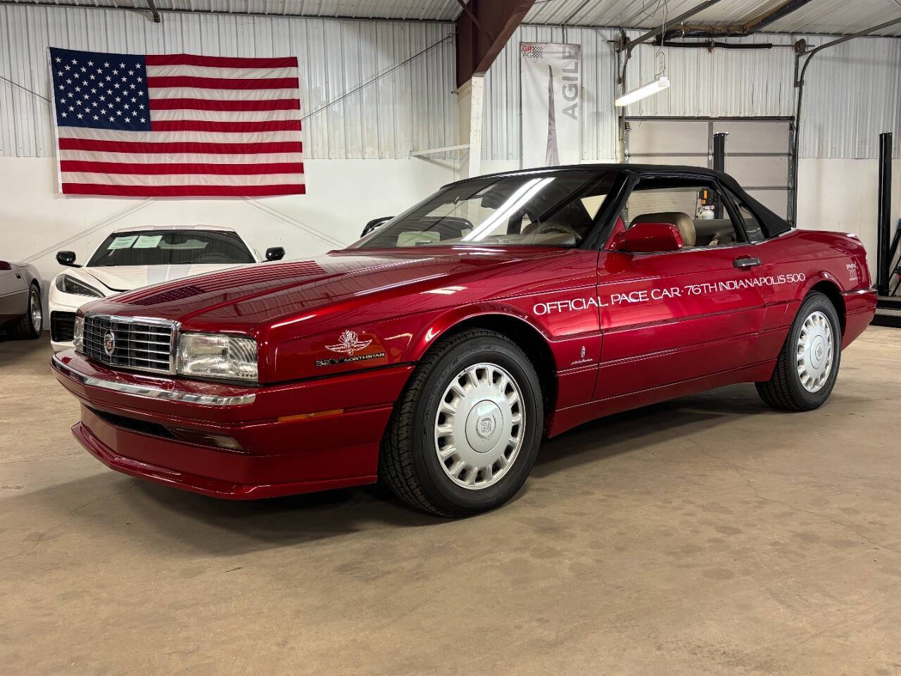 Cadillac-Allante-1993-Red-Beige