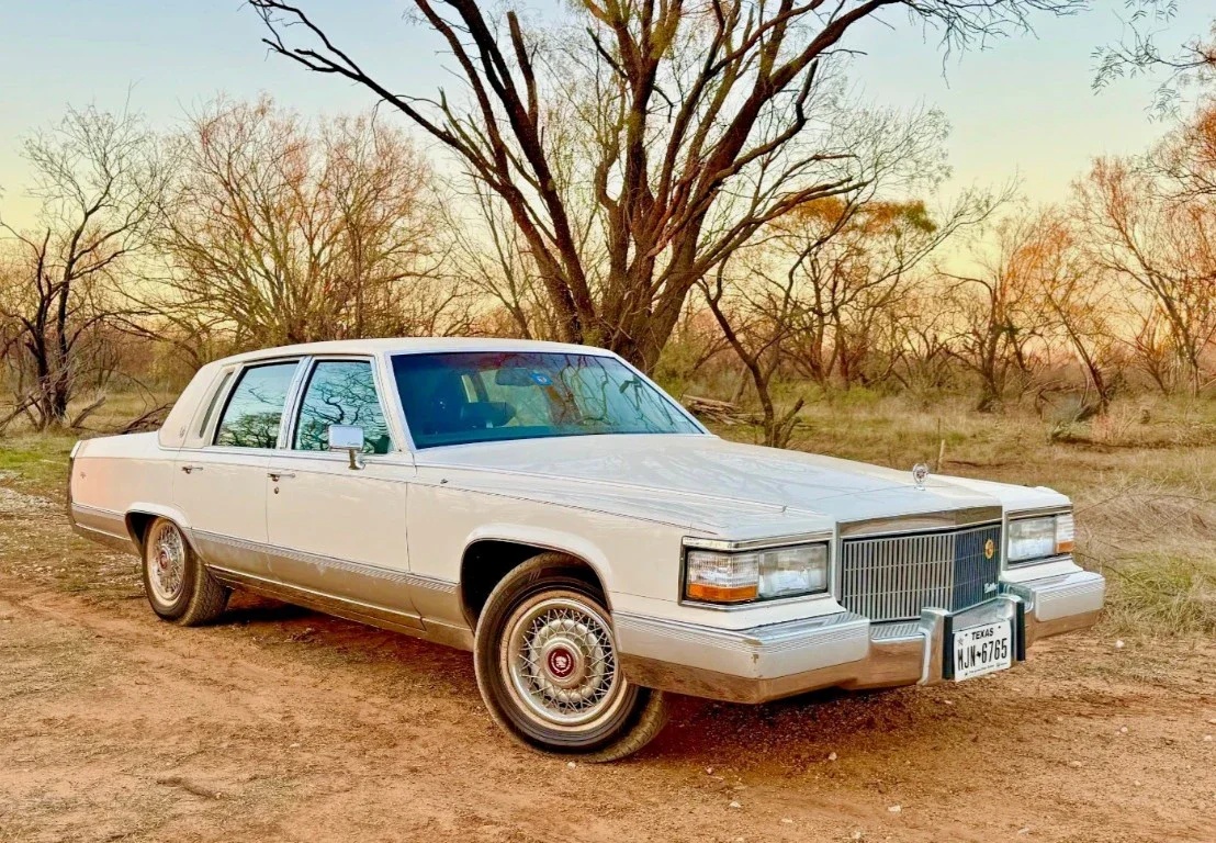 Cadillac-Brougham-1991-White-Blue