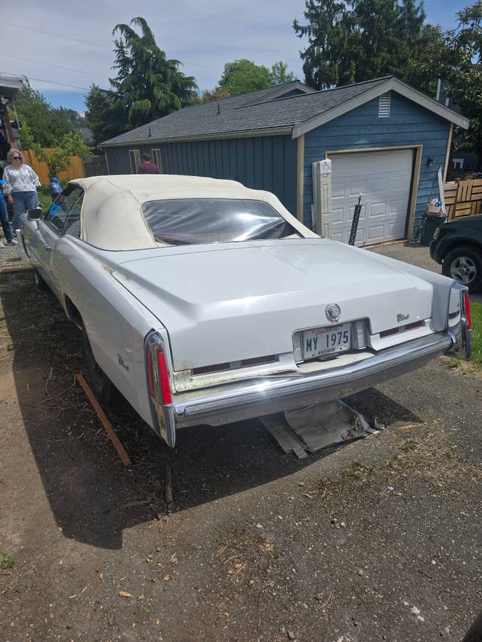 Cadillac-Convertible-1975