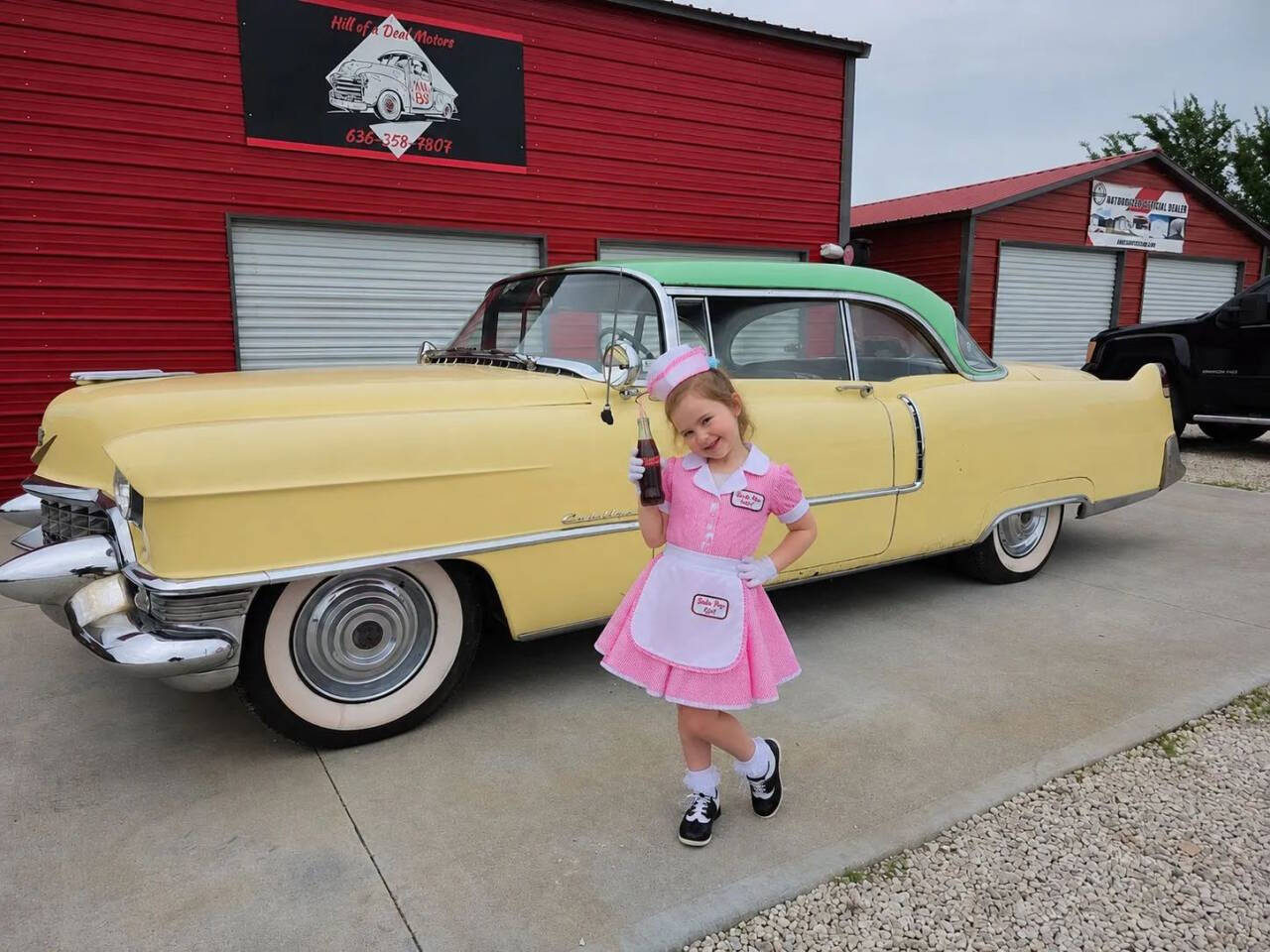 Cadillac-Coupe-de-ville-coupe-1955