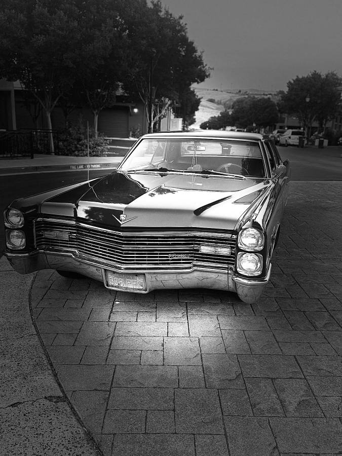 Cadillac-Coupe-deville-1966-red