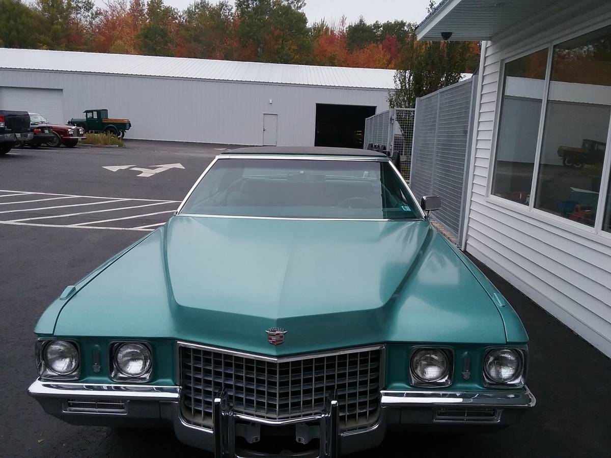 Cadillac-Coupe-deville-1971-green