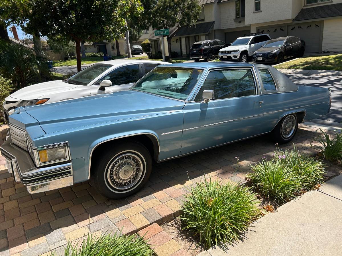 Cadillac-Coupe-deville-1979-blue