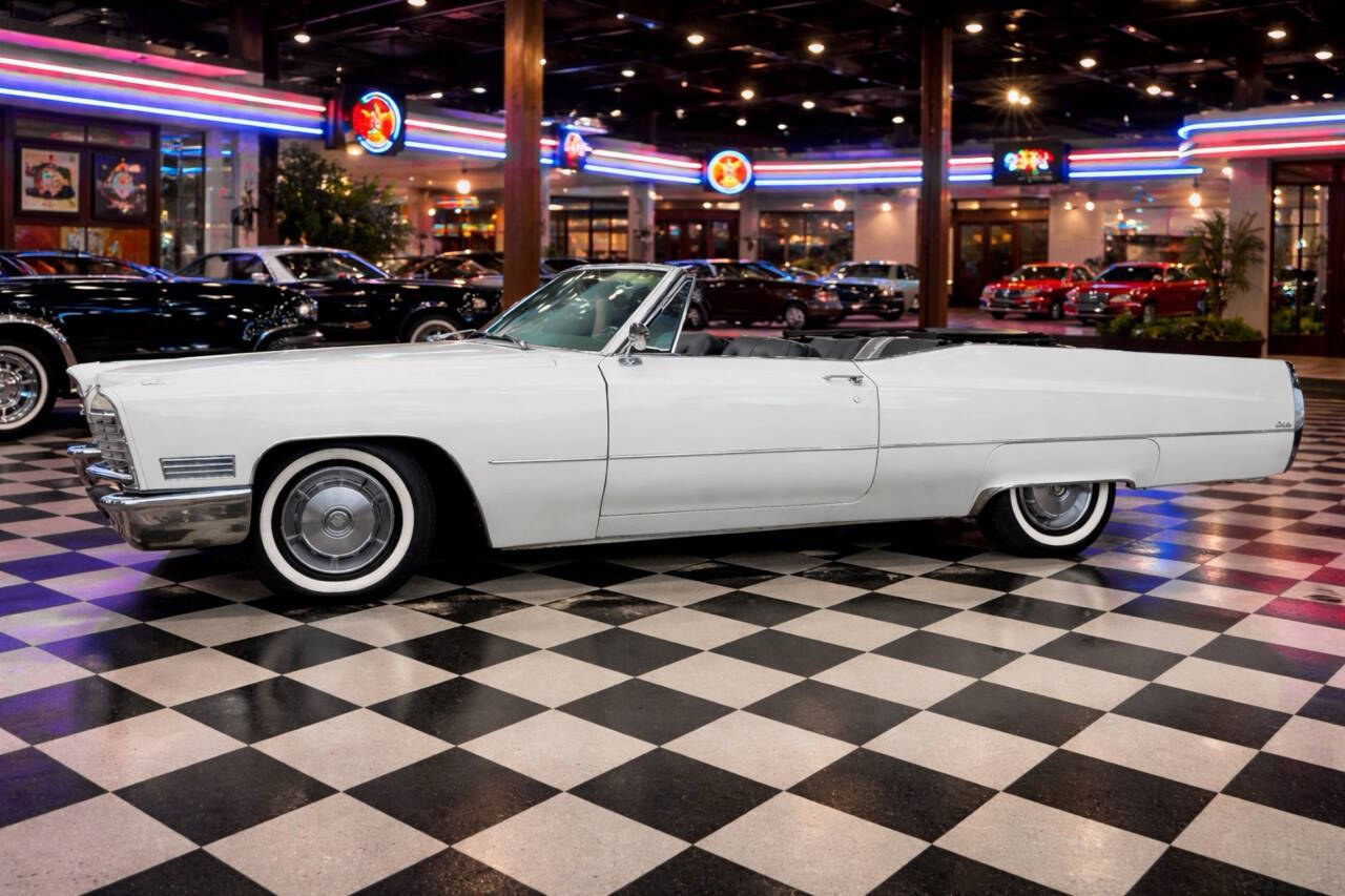 Cadillac-Deville-1967-White-Green