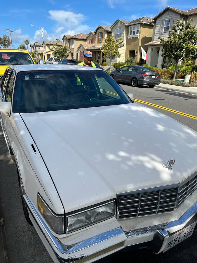 Cadillac-Deville-1992-white
