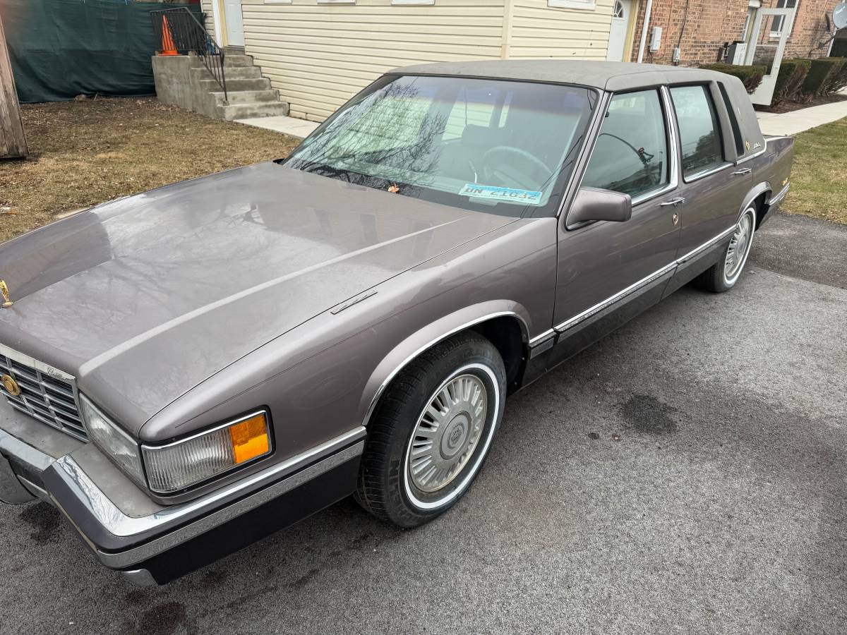 Cadillac-Deville-1993