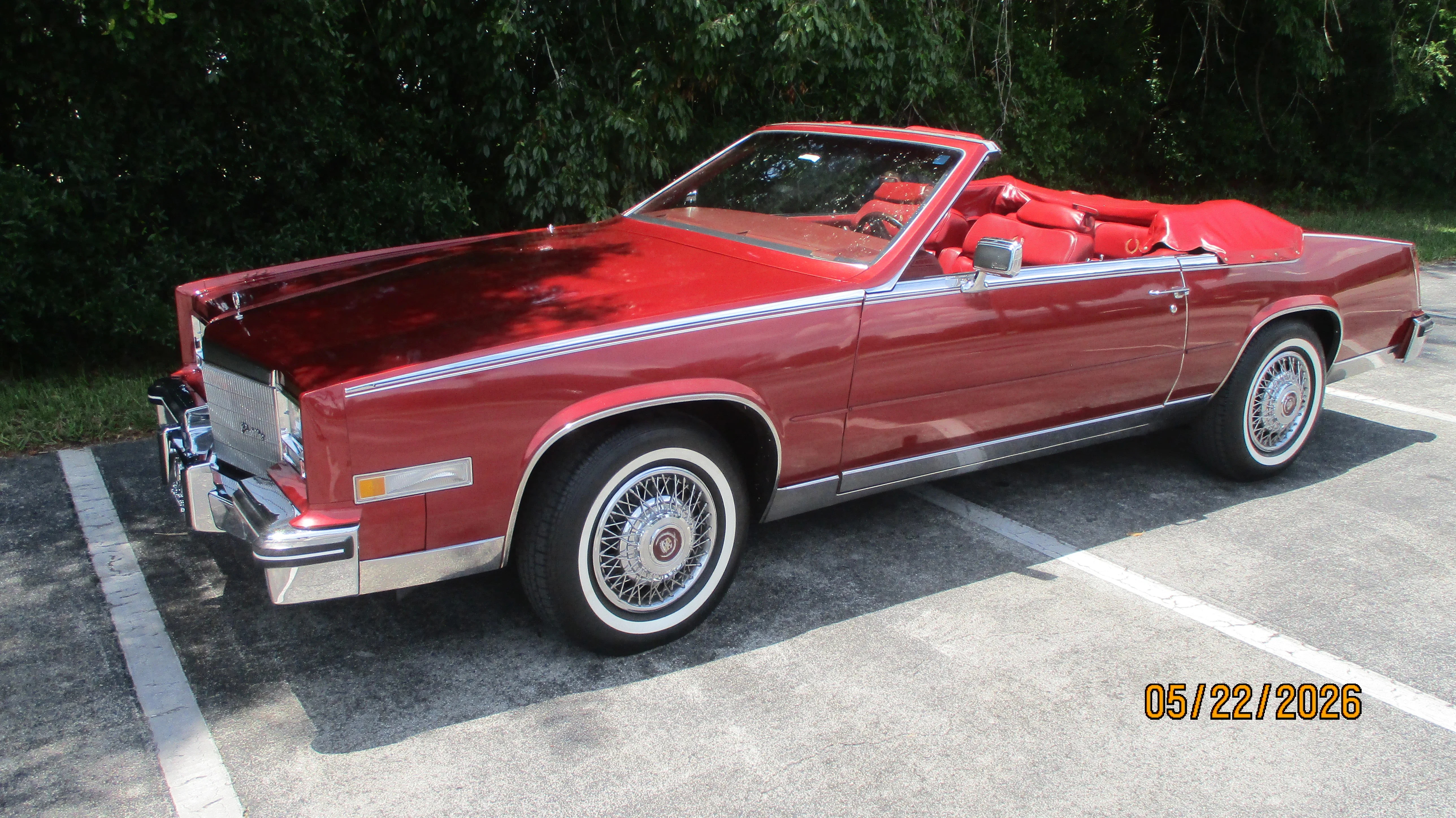 Cadillac-Eldorado-biarritz-convertible-1984-Red-Red