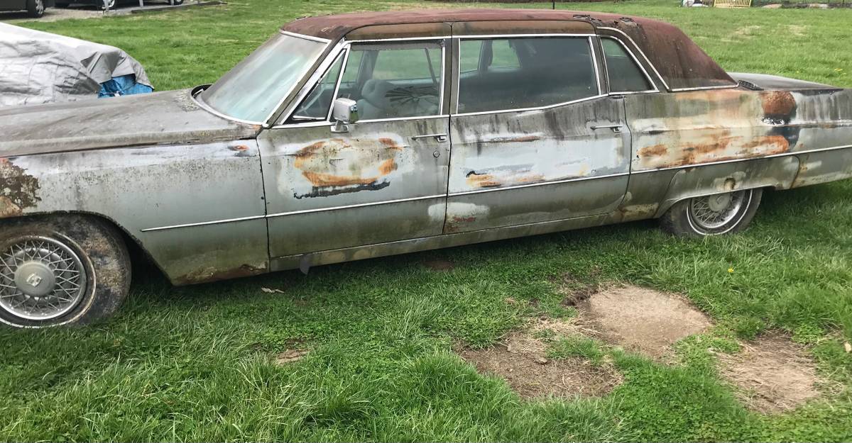 Cadillac-Fleetwood-1967-silver