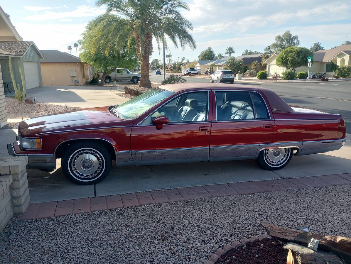 Cadillac-Fleetwood-brougham-1993