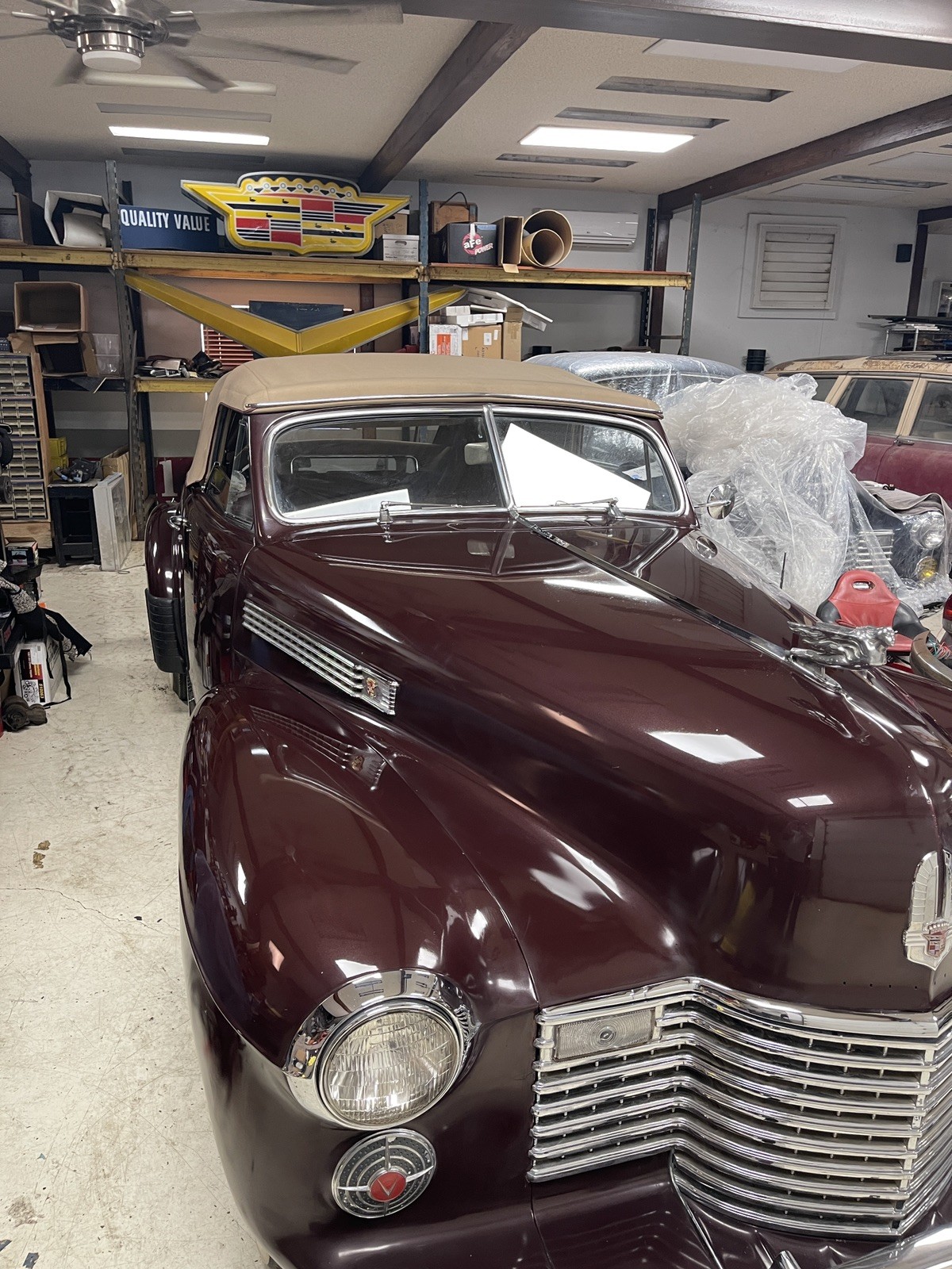 Cadillac-Series-62-1941-Convertible-Burgundy