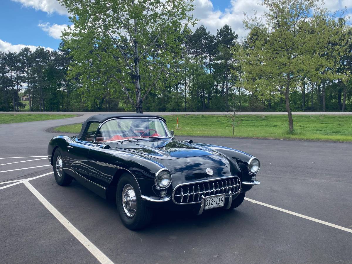 Chev-corvette-1956