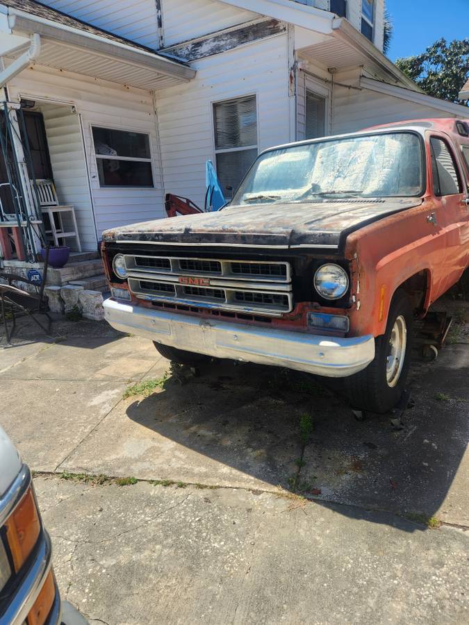 Chevrolet-2500-1976-orange