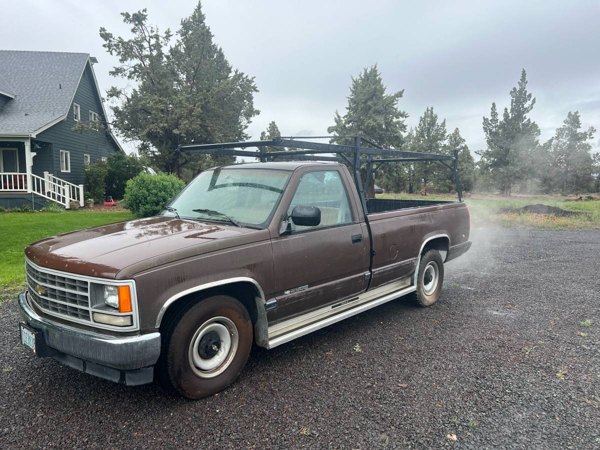 Chevrolet-2500-1988-brown