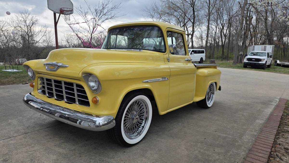 Chevrolet-3100-1955-yellow