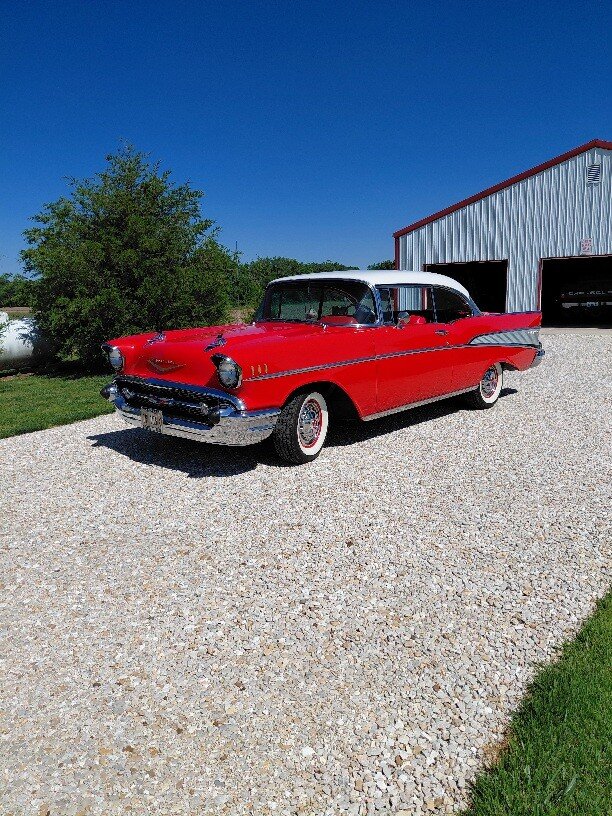 Chevrolet-Bel-air-1957-Red-Black