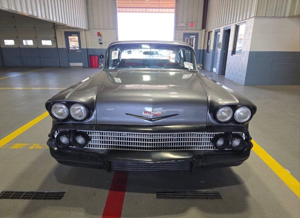 Chevrolet-Biscayne-1958-Gray-Black