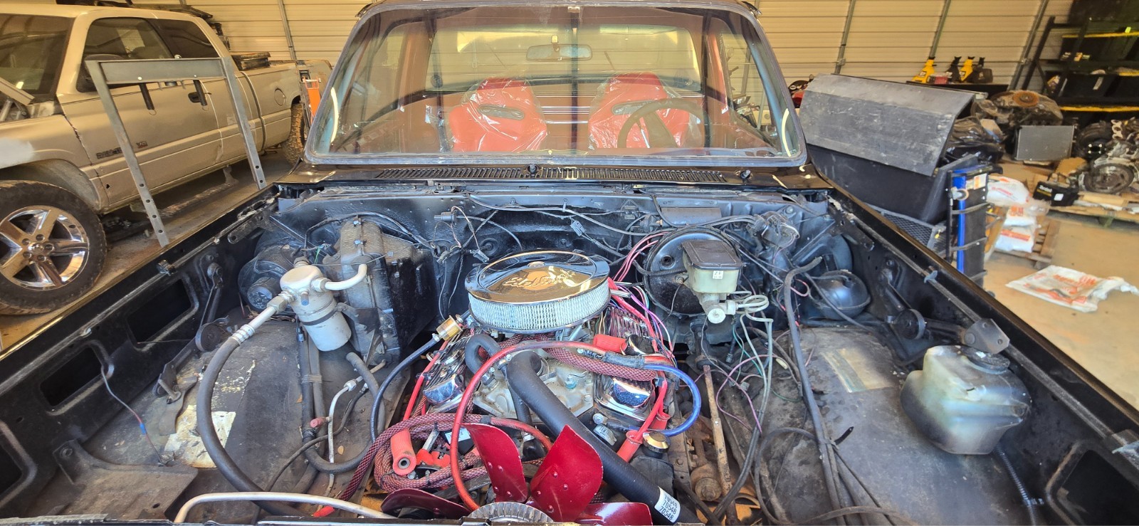Chevrolet-C-10-1984-Standard-Cab-Pickup-Red