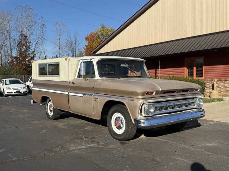 Chevrolet-C-10-custom-pickup-1966