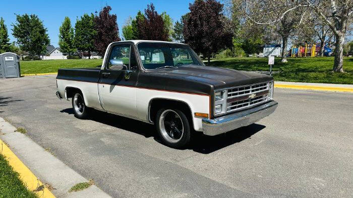 Chevrolet-C10-1985