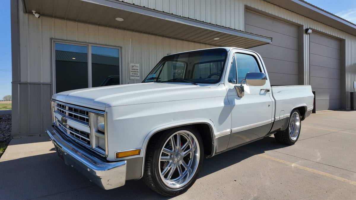 Chevrolet-C10-1985