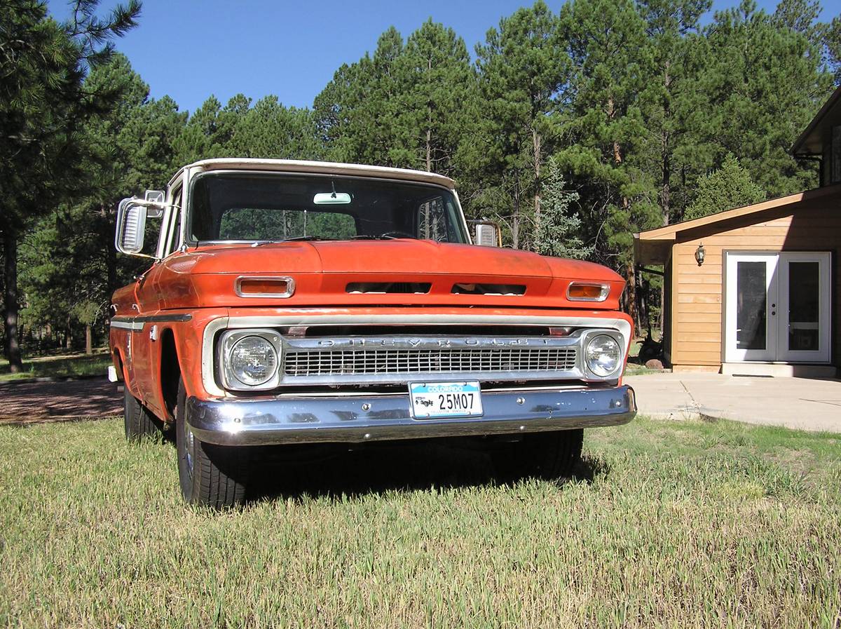 Chevrolet-C10-custom-1966-red