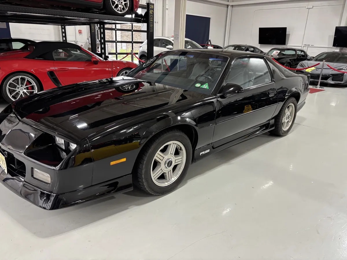 Chevrolet-Camaro-1991-Black-Black