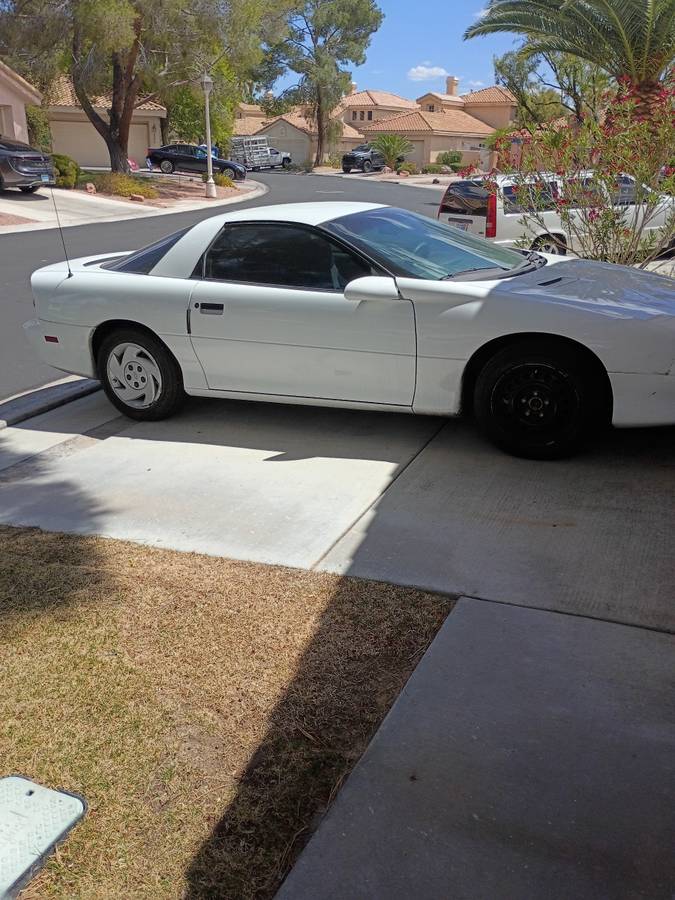 Chevrolet-Camaro-1995-white