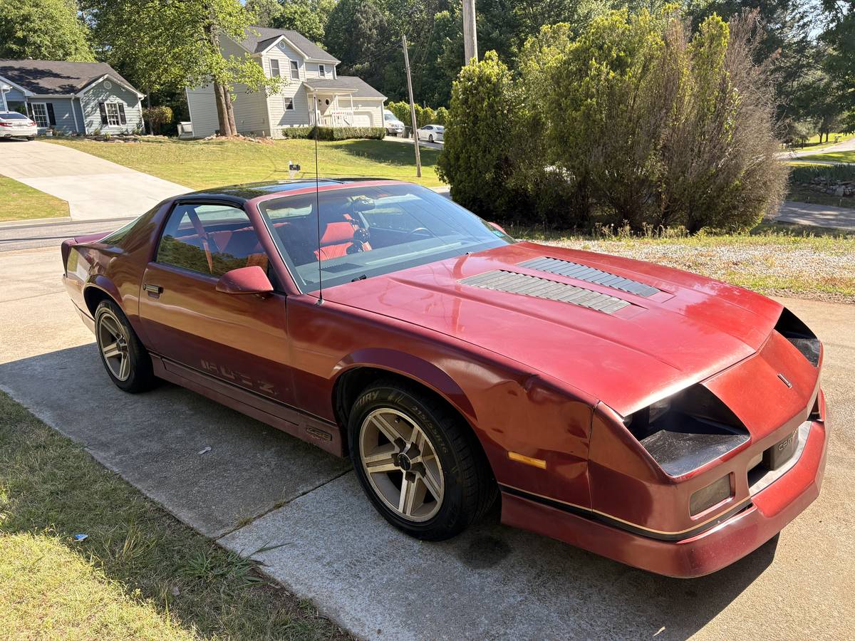 Chevrolet-Camaro-iroc-z-1987-red