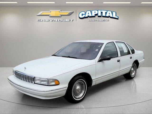 Chevrolet-Caprice-1996-White-Burgandy