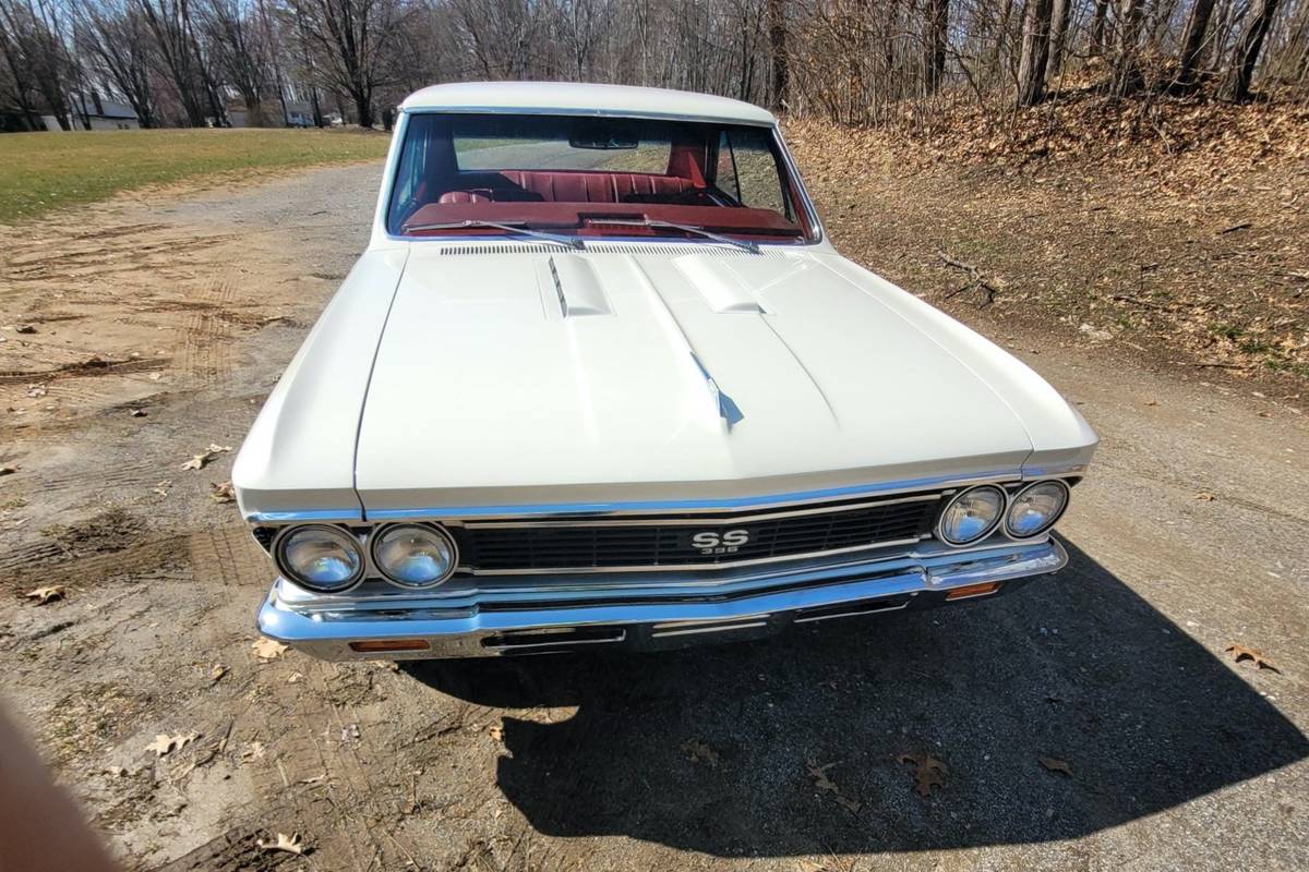 Chevrolet-Chevelle-1966-white