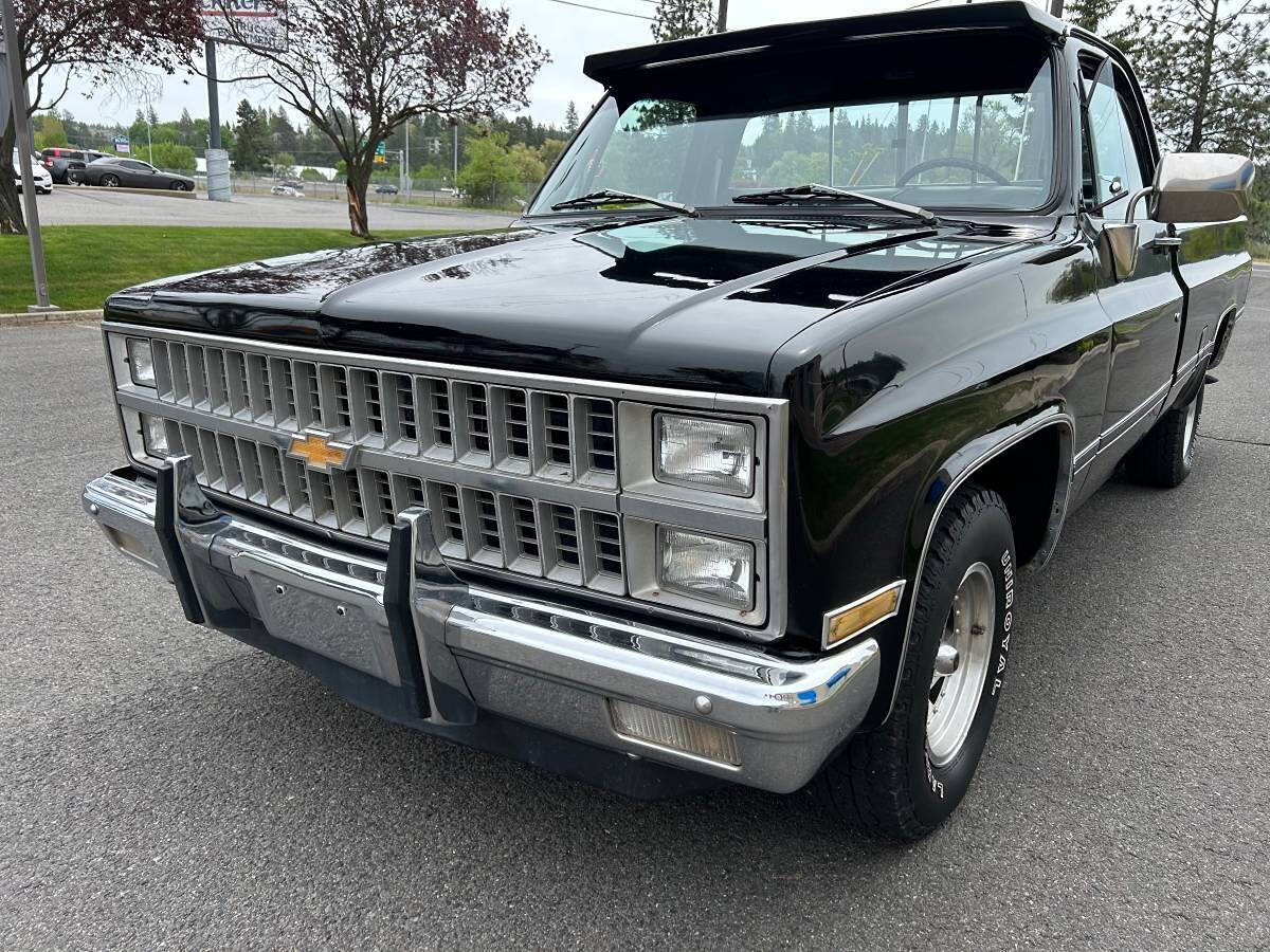 Chevrolet-Ck-10-series-1982-Black-Black