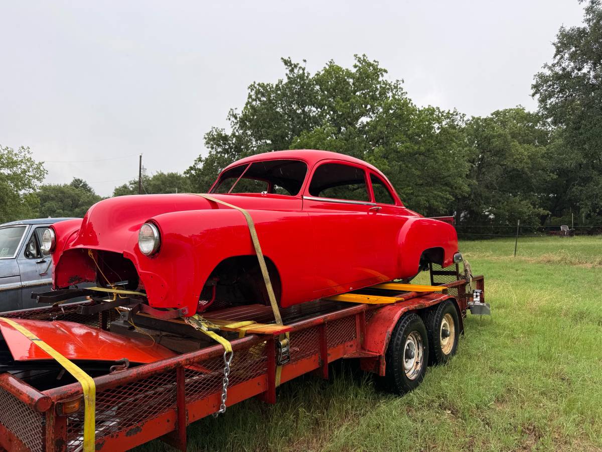 Chevrolet-Classic-coupe-1951-red
