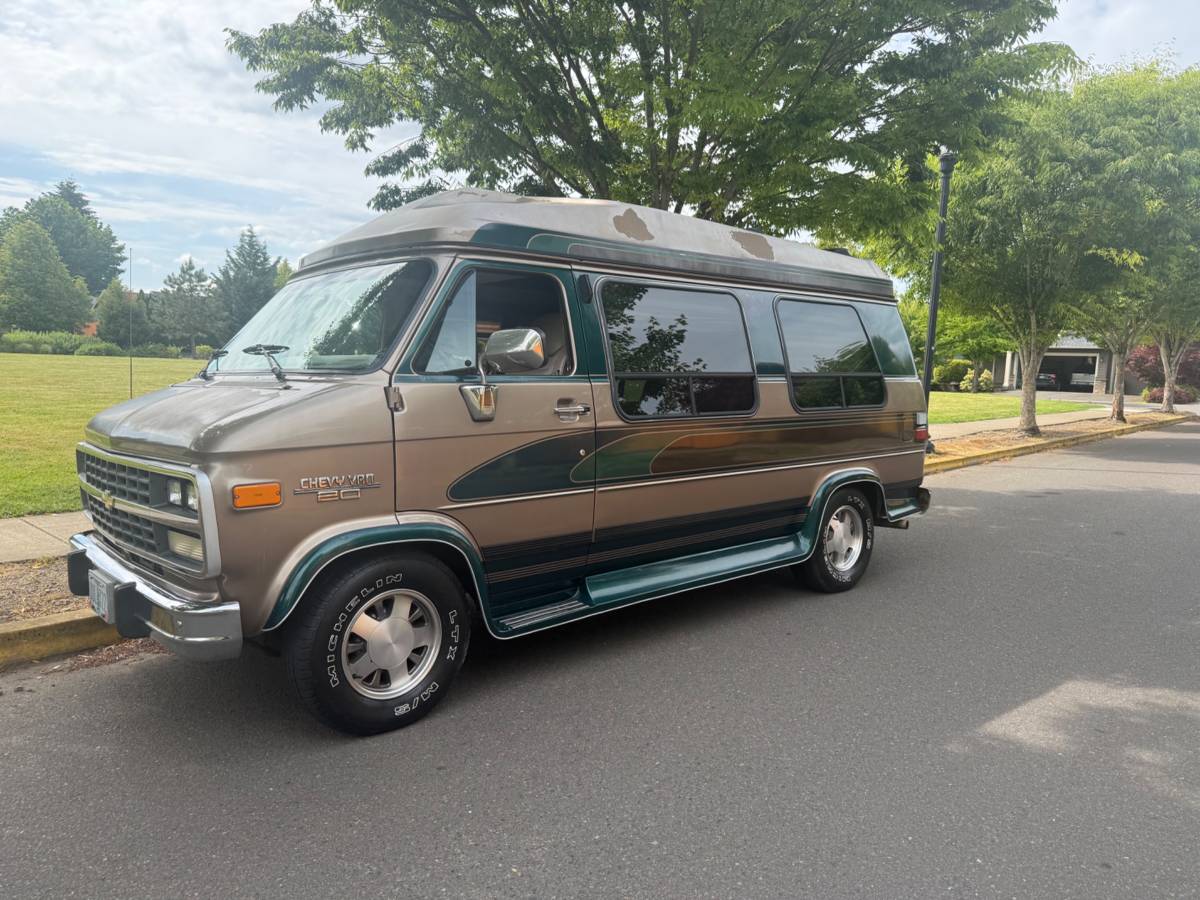 Chevrolet-Conversion-van-1995