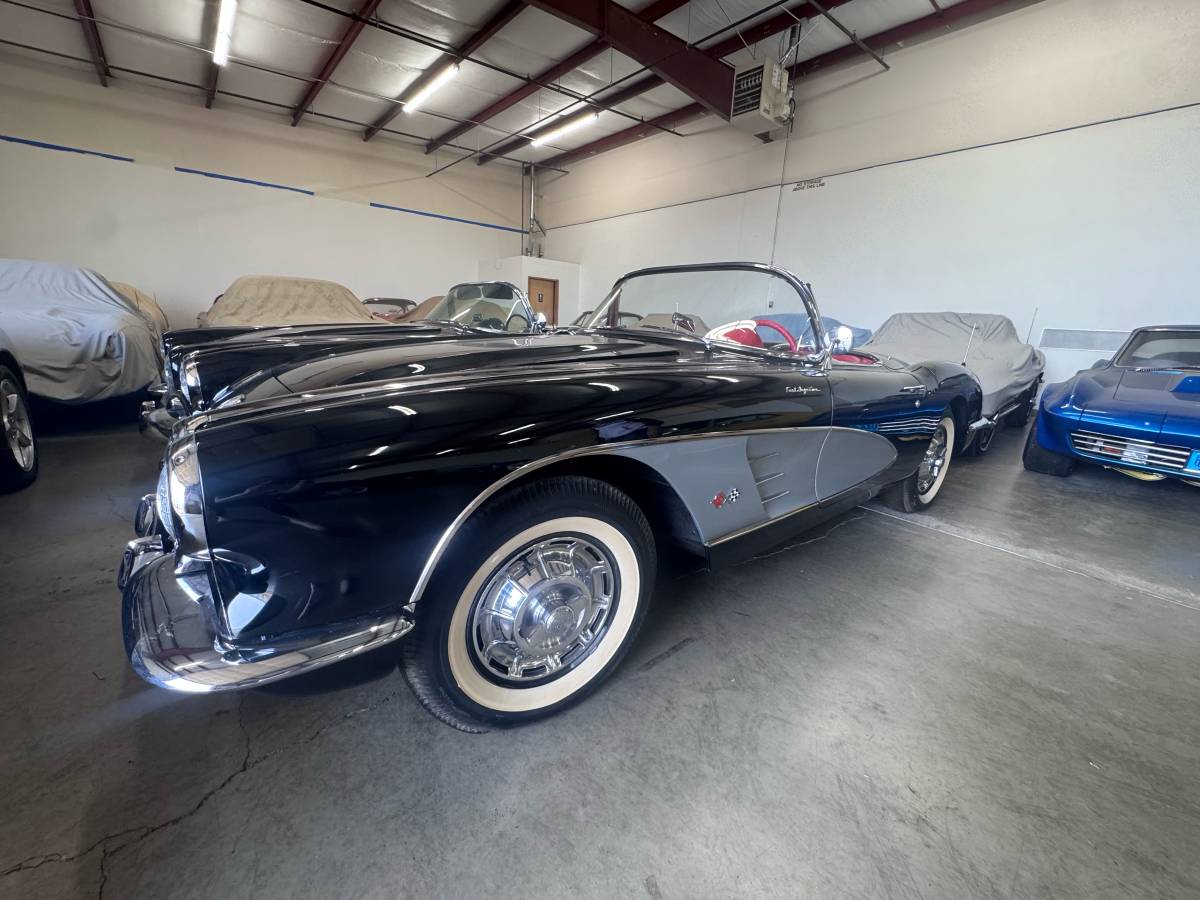 Chevrolet-Corvette-1960-black
