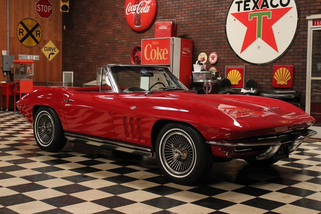 Chevrolet-Corvette-1966-Convertible-Black
