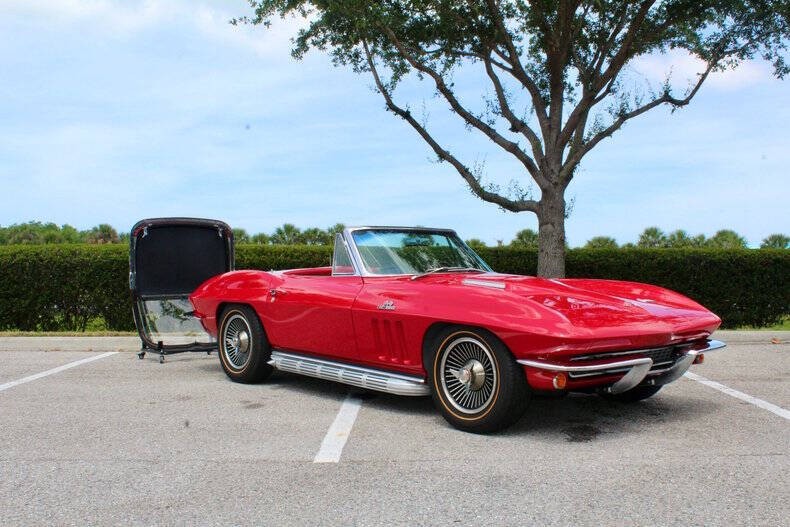 Chevrolet-Corvette-1966-Sedan-Black