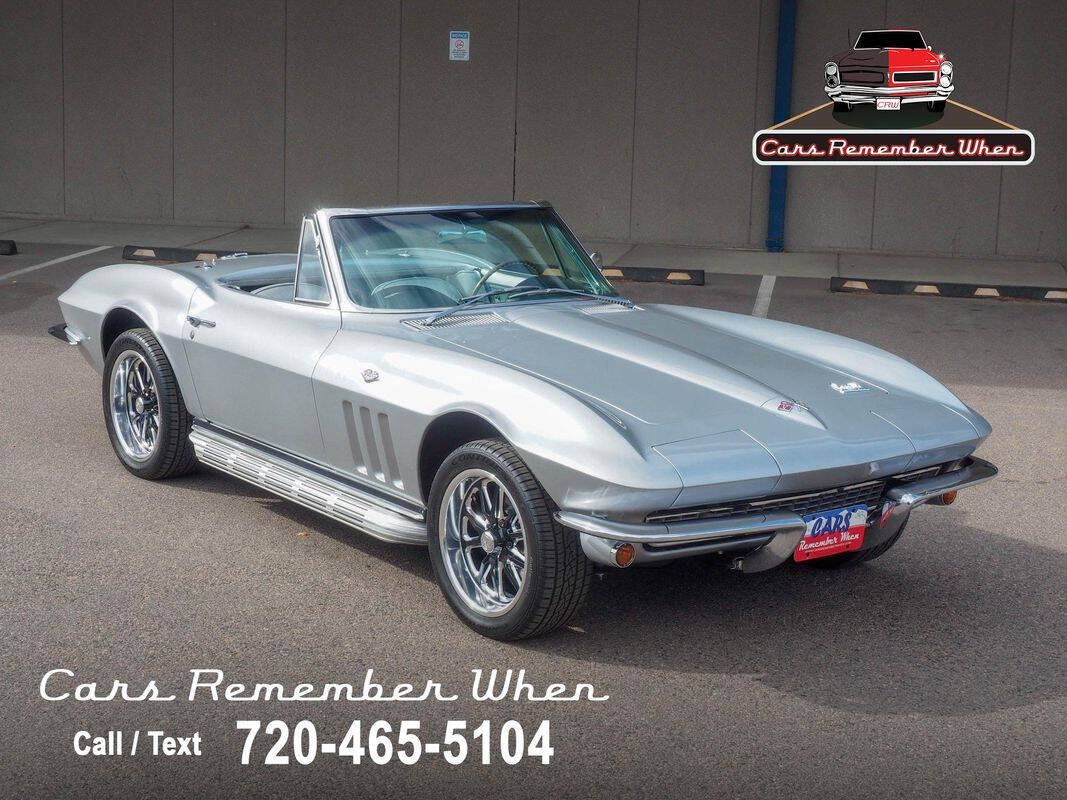 Chevrolet-Corvette-1966-Silver-Gray