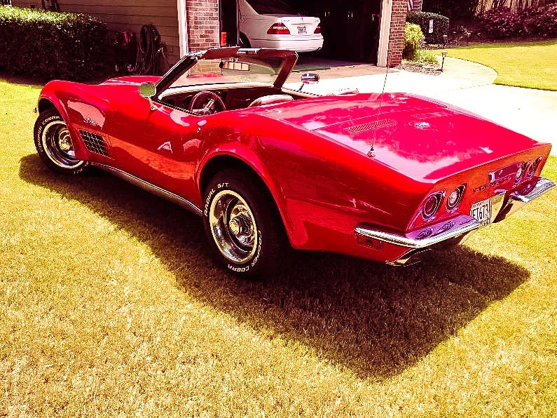 Chevrolet-Corvette-1972-Red-Beige