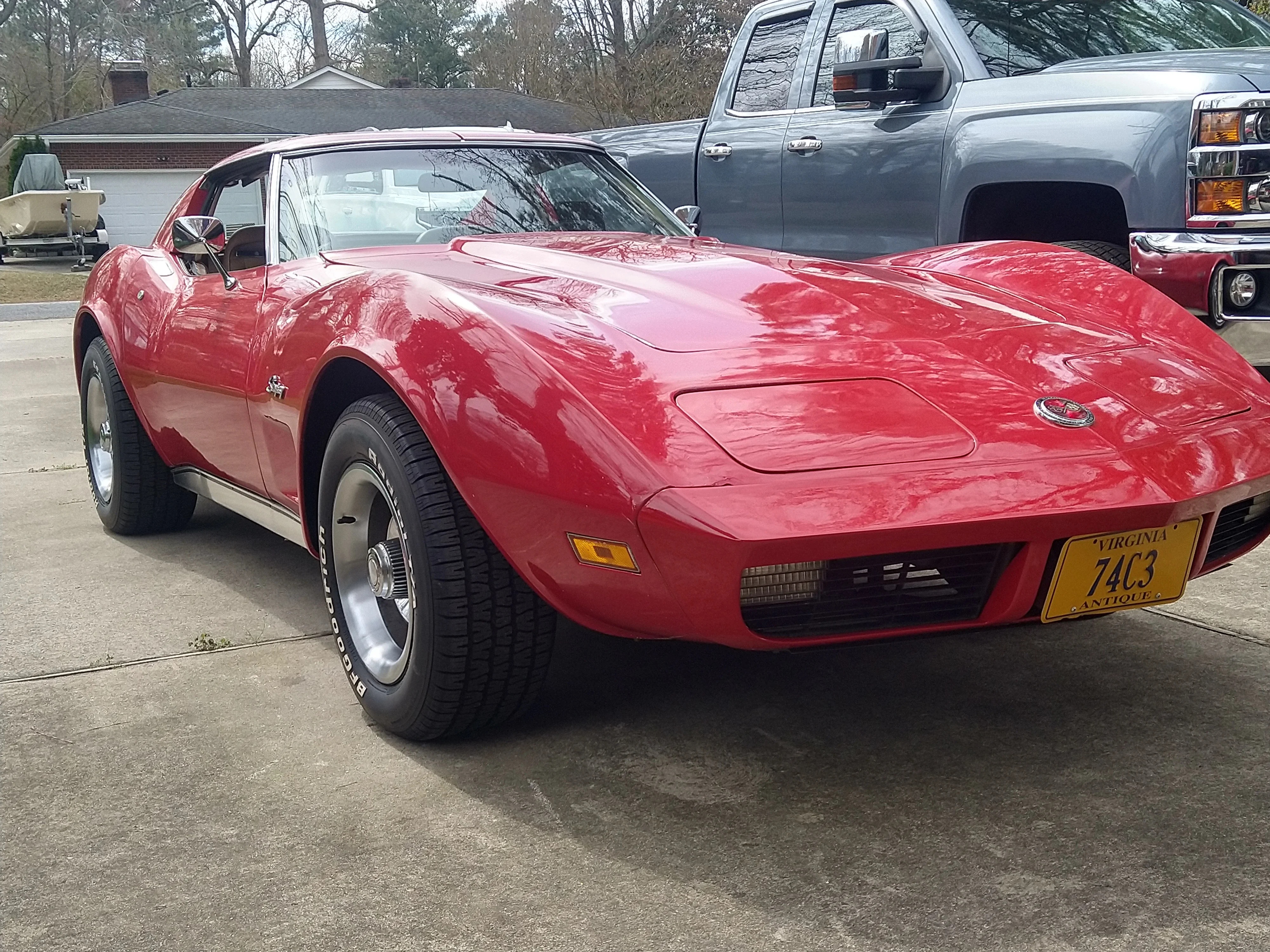 Chevrolet-Corvette-1974-Red-Tan