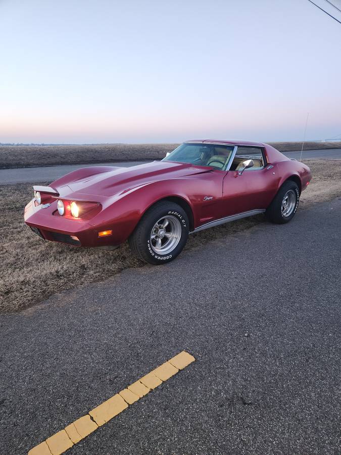 Chevrolet-Corvette-1974-red