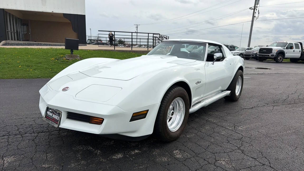 Chevrolet-Corvette-1976-White-Black