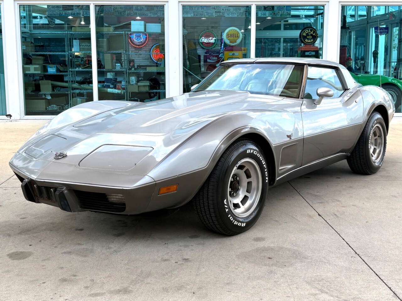 Chevrolet-Corvette-1978-Coupe-White