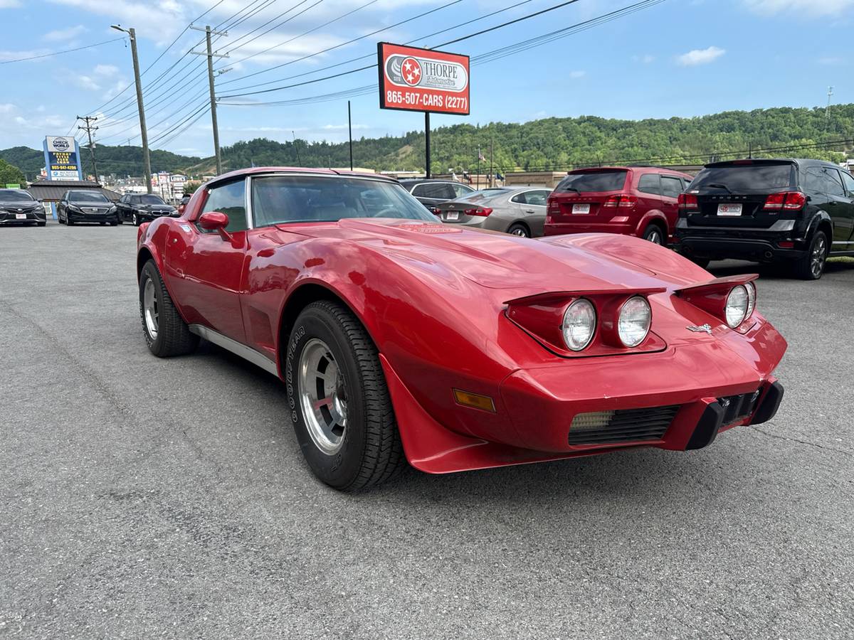 Chevrolet-Corvette-1979-red