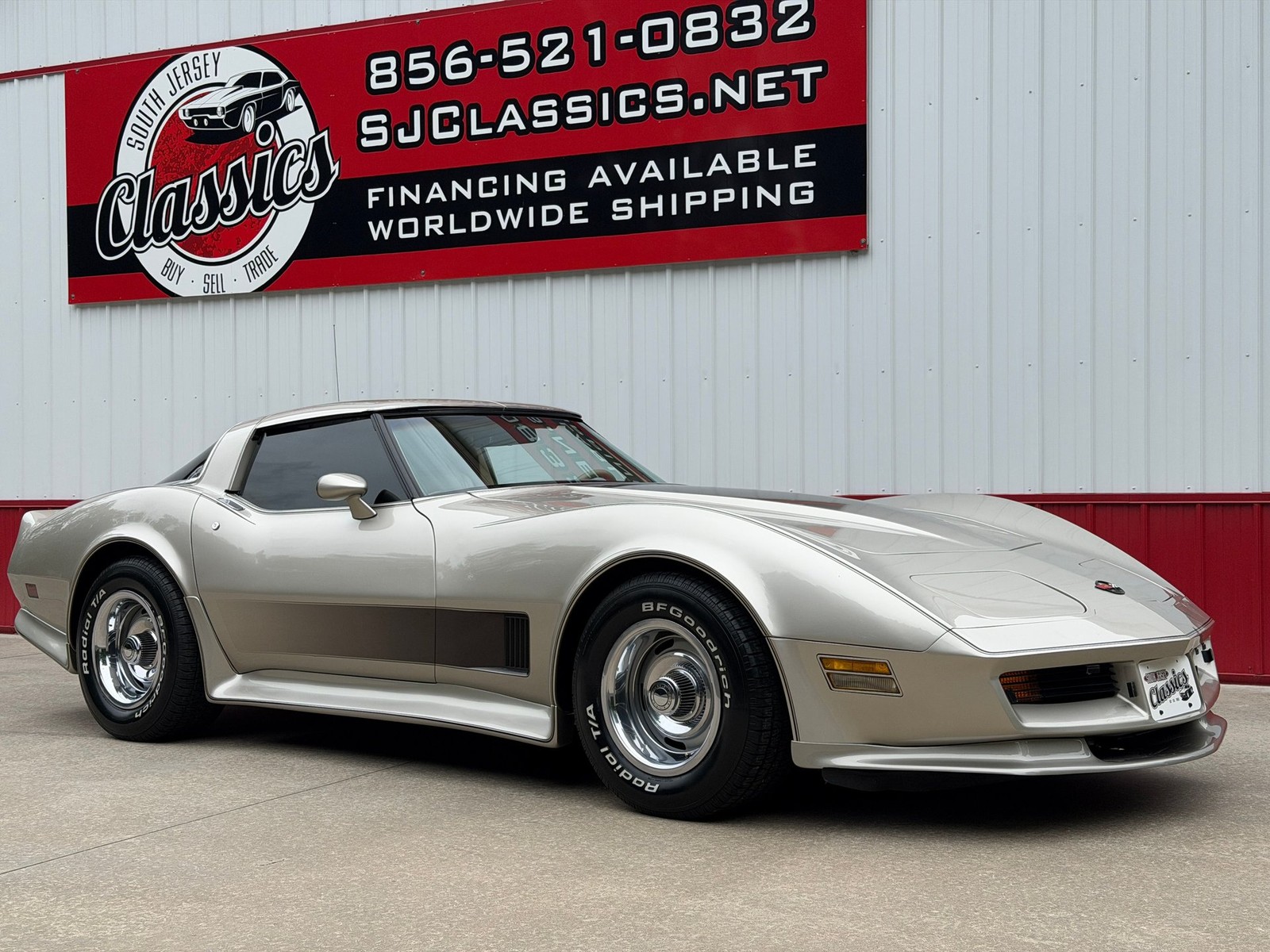 Chevrolet-Corvette-1980-Coupe-Tan