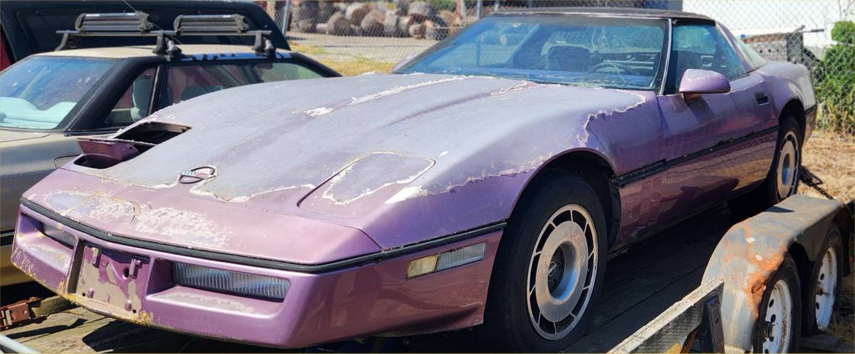 Chevrolet-Corvette-1985-purple
