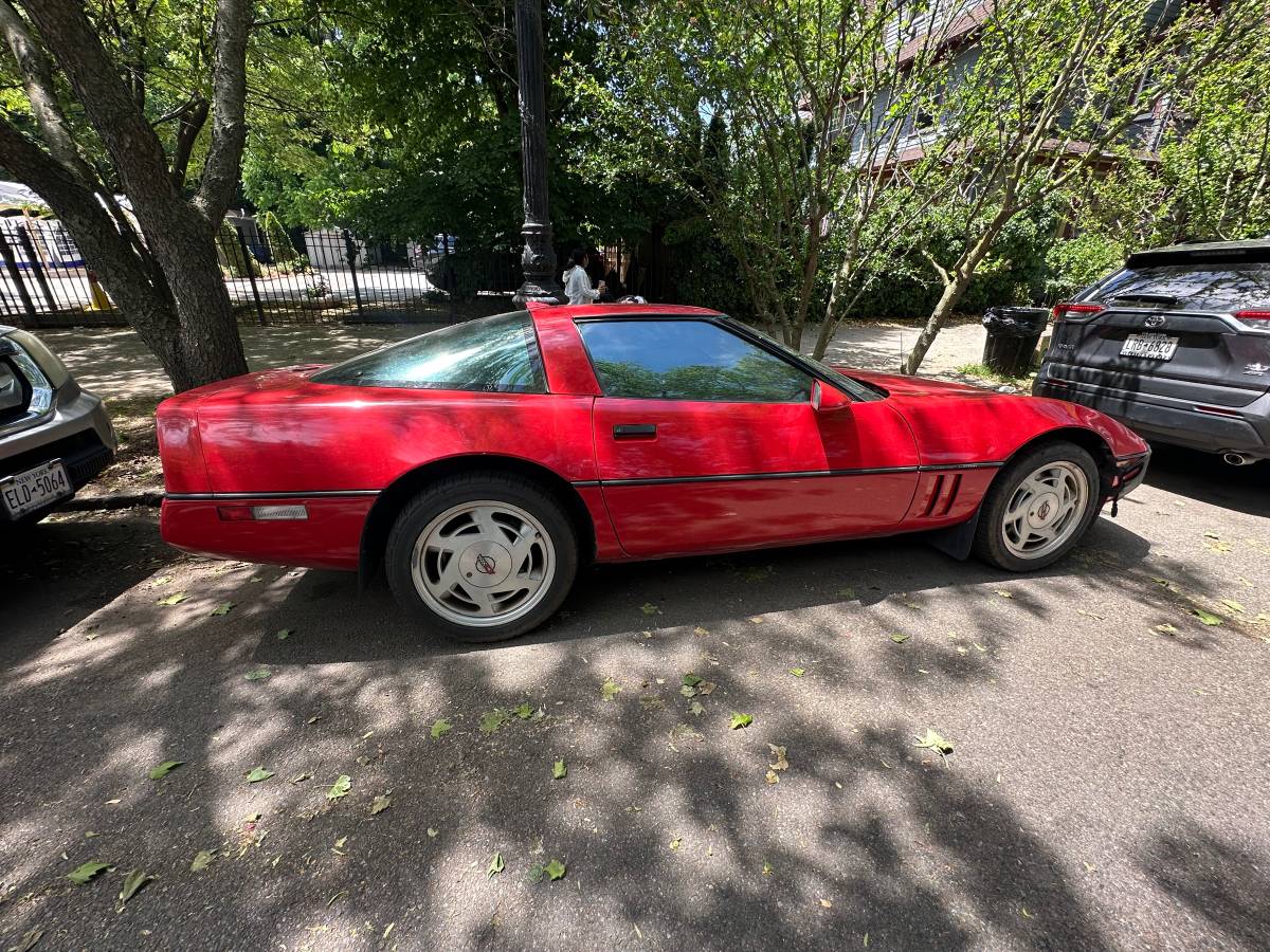 Chevrolet-Corvette-1989
