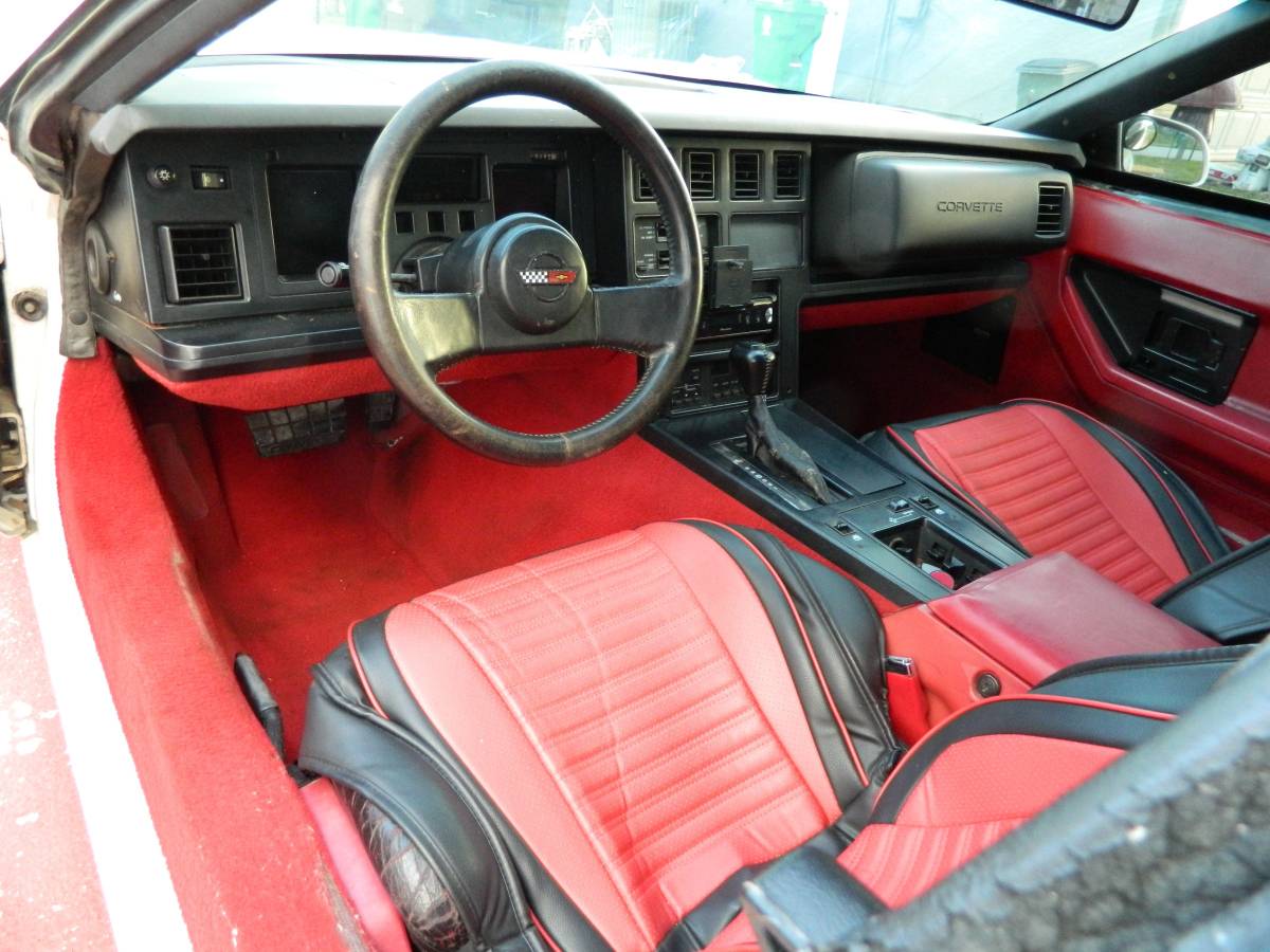 Chevrolet-Corvette-1989-white