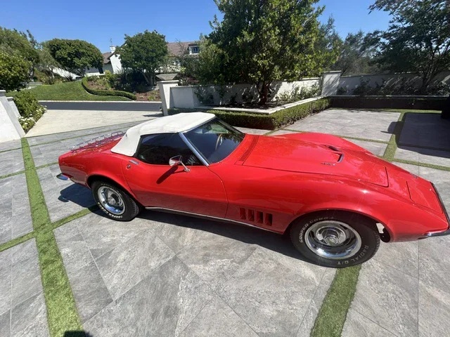 Chevrolet-Corvette-427-convertible-1968-Red-Black